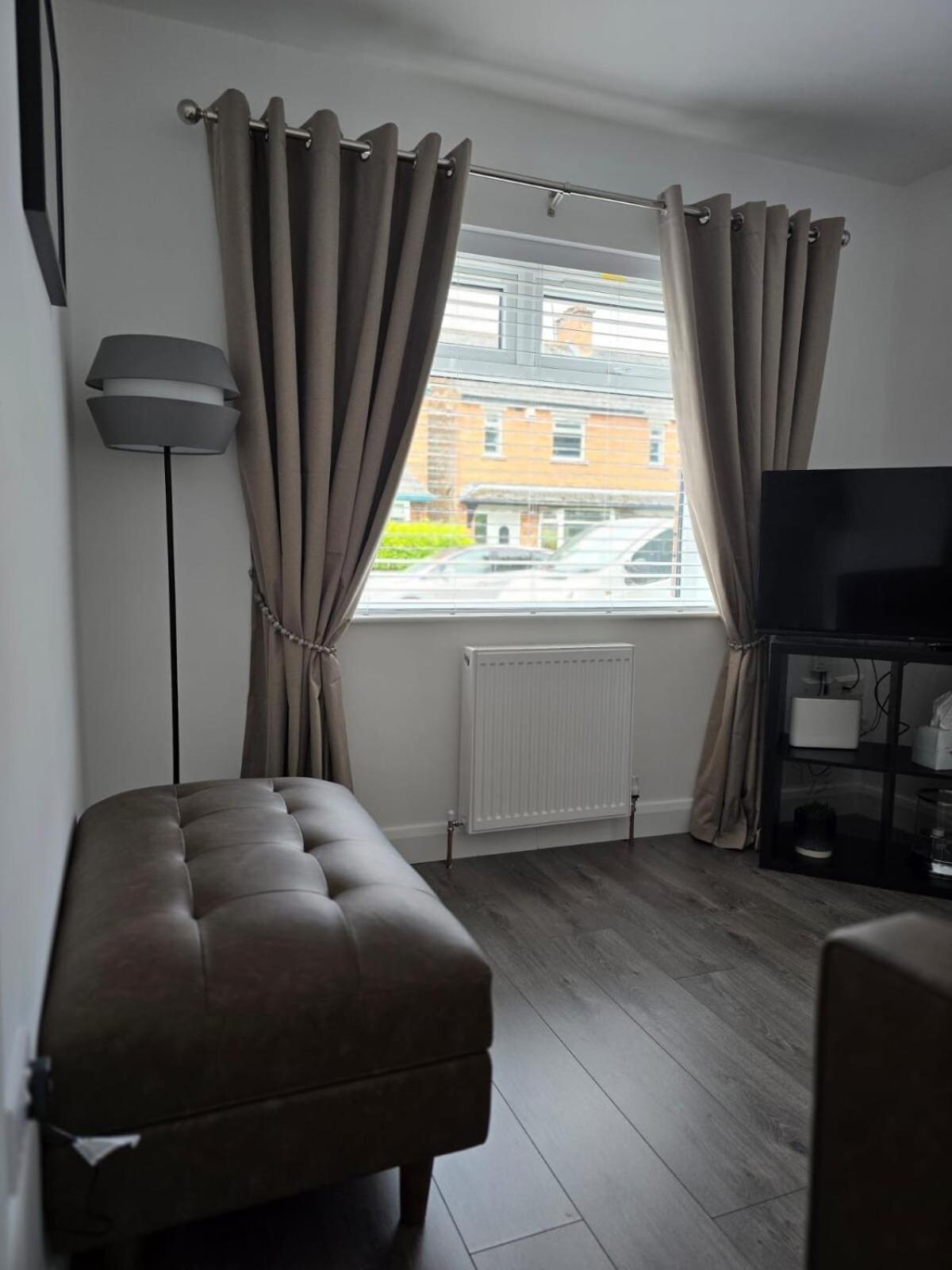 Holiday home Perfect From Home, Heart Of Sleeps 6 Belfast